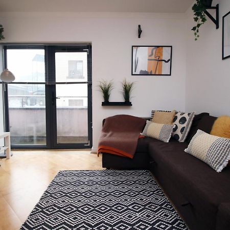 Centrally Located Spacious 2Br | Cohost Partners Cardiff Extérieur photo