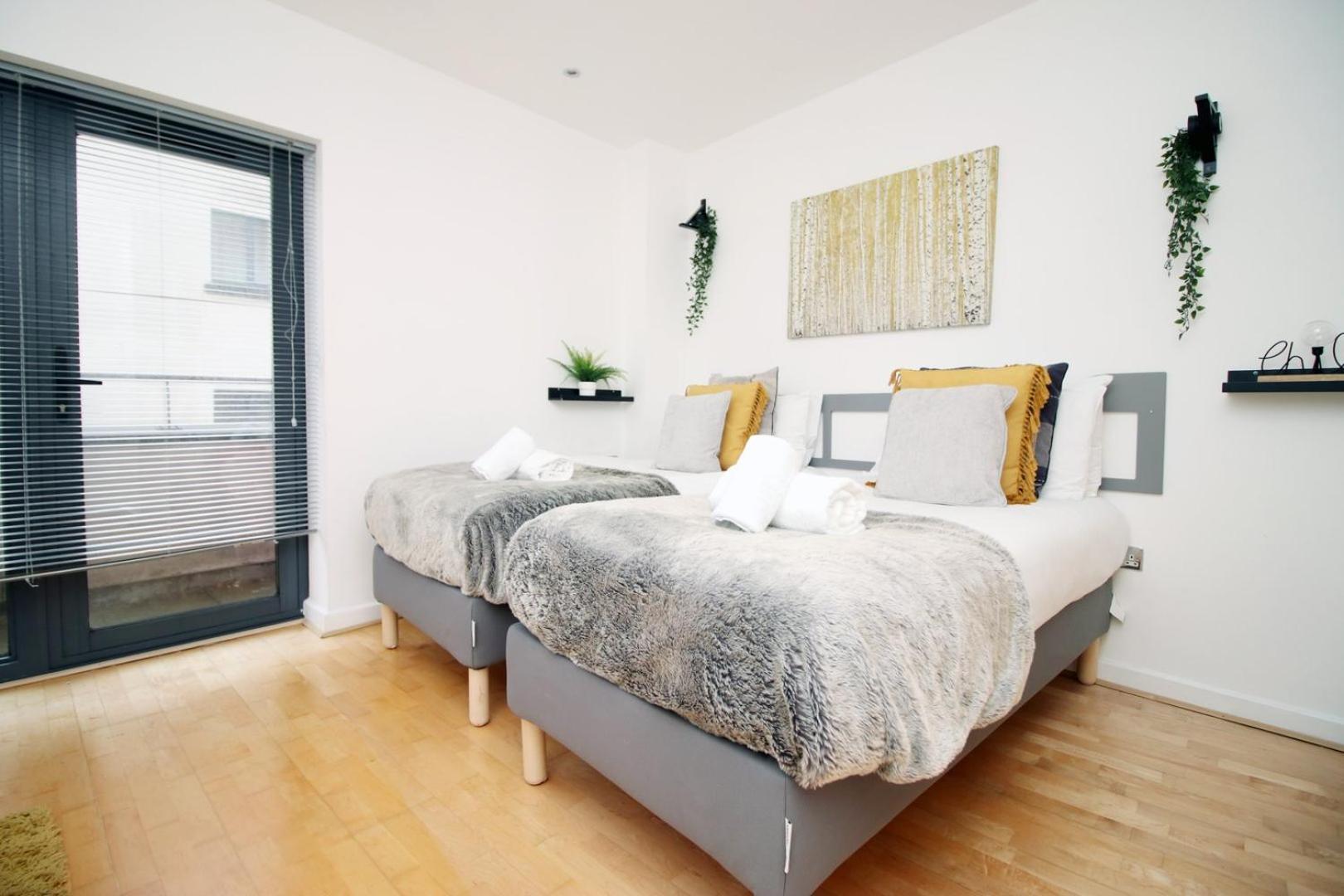 Centrally Located Spacious 2Br | Cohost Partners Cardiff Extérieur photo