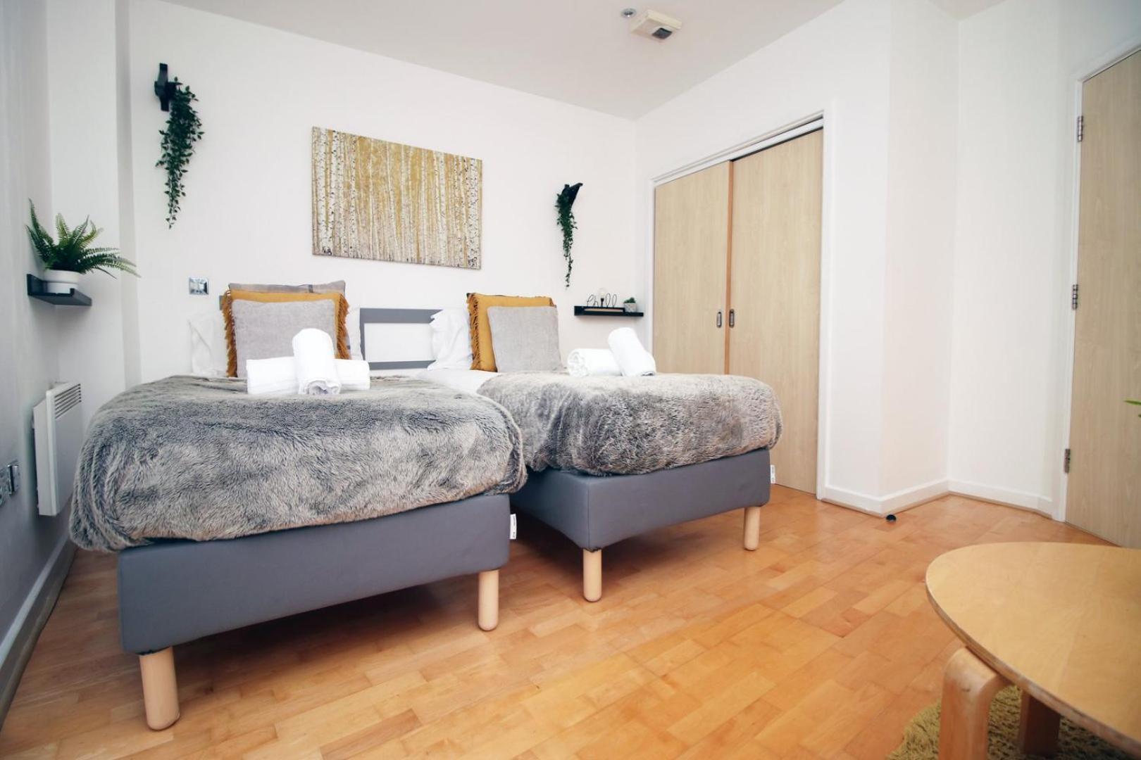 Centrally Located Spacious 2Br | Cohost Partners Cardiff Extérieur photo