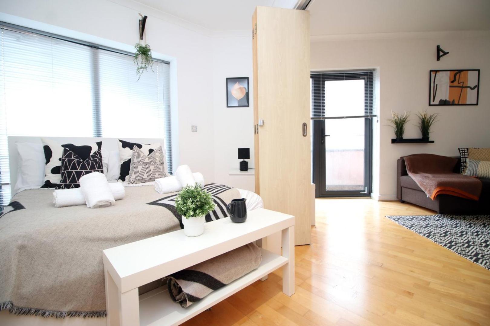 Centrally Located Spacious 2Br | Cohost Partners Cardiff Extérieur photo